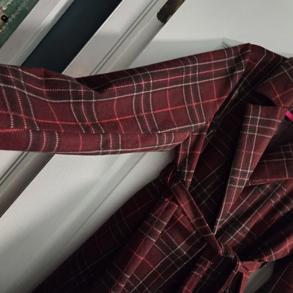 NWOT Torrid Burgundy Plaid Softest Tie Front Coat- Size 2x - Picture 10 of 13